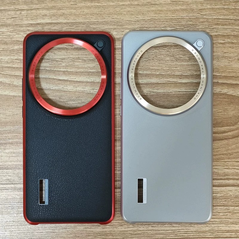 Photography Xiaomi 15 Ultra - オリジナル写真撮影キットには、Xiaomi 15 Ultra用の軽量公式保護ケース（シンプルな背面デザイン）が付属しています。